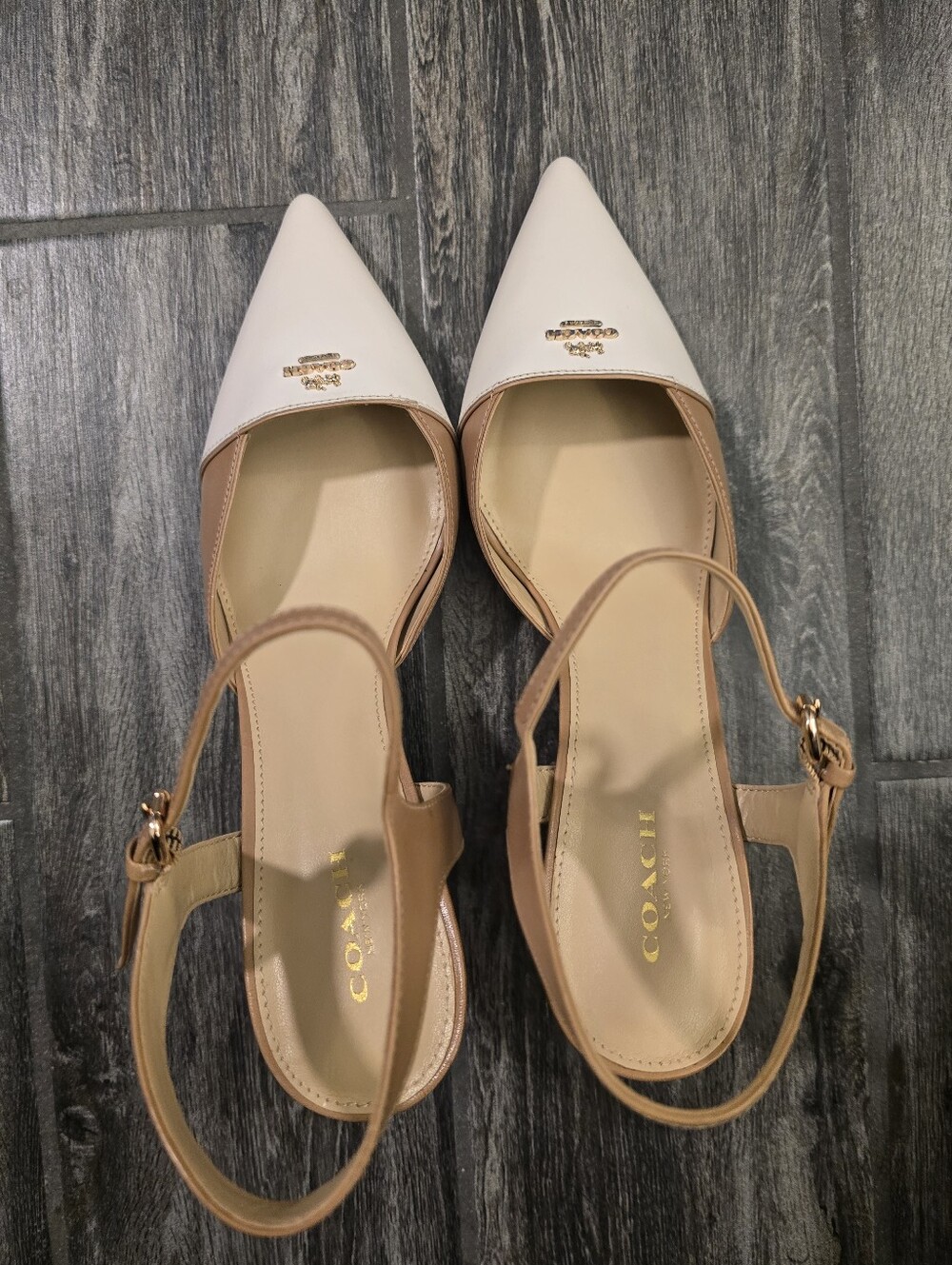 Brand New Coach Vierra Leather Heels size 10 tan-off white, 3 1/2 inch heel - Picture 3 of 6